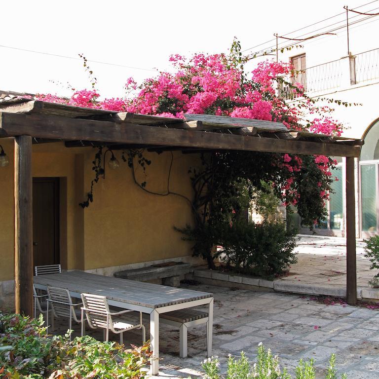 Villa Carcano Трани Номер фото